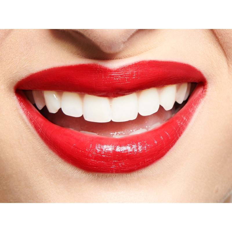 IsaDora Perfect Moisture Lipstick 215 Classic Red